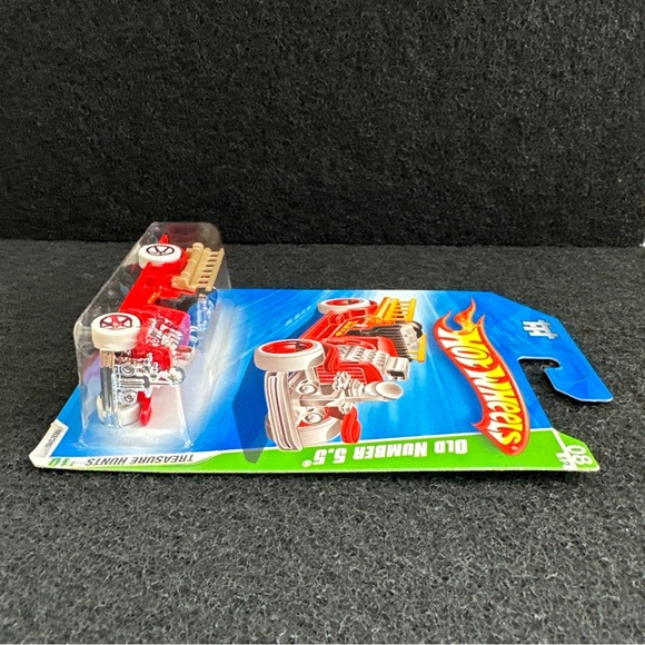 Hot Wheels 2010 Treasure Hunts Old Number 5.5 Fire Engine - Picture 4 of 6